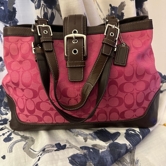 Coach Handbags - COACH Hampton Signature Collection Magenta STYLE F13022